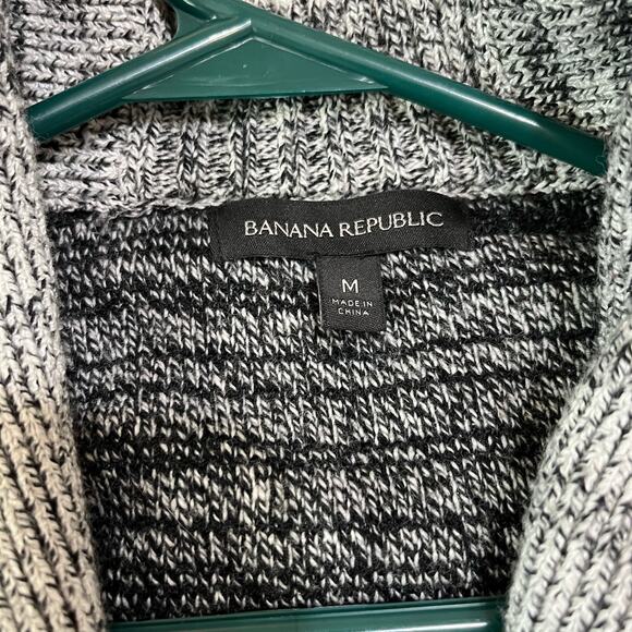Banana Republic Women’s Sweater Sz Medium Merino Wool Blend Button Up - Picture 4 of 5